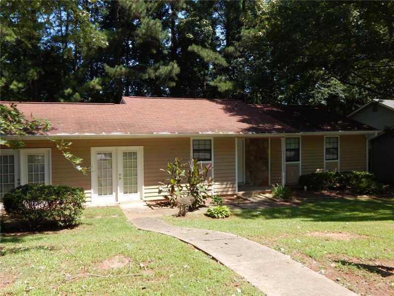 Exterior Front. LARGE RANCH HOME IN WALKING DISTAN