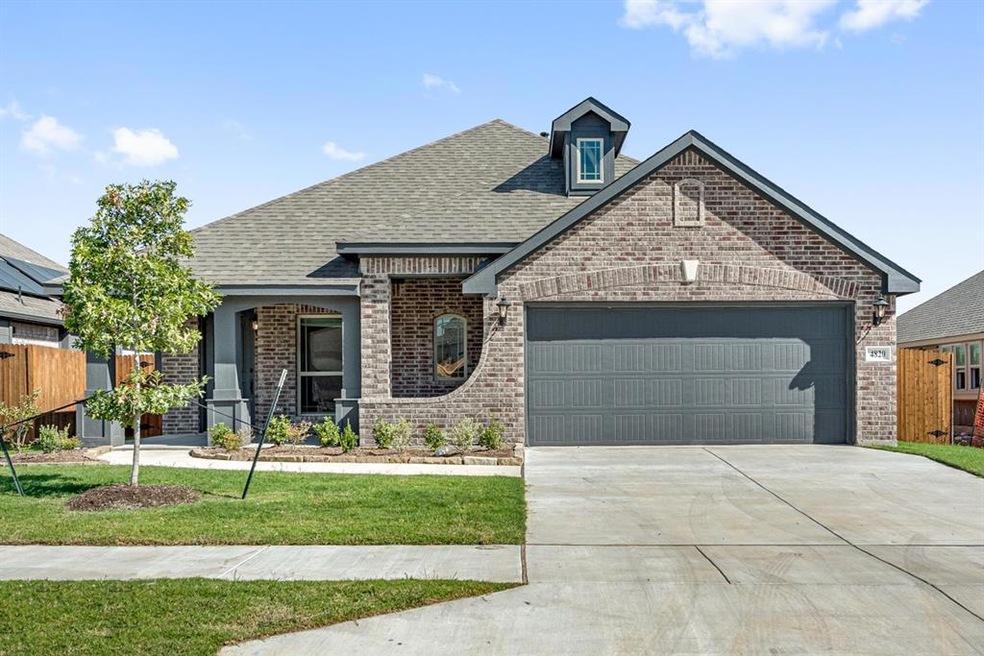 4820 Hazy Hollow Ln, Fort Worth, TX 76036 - photo 1