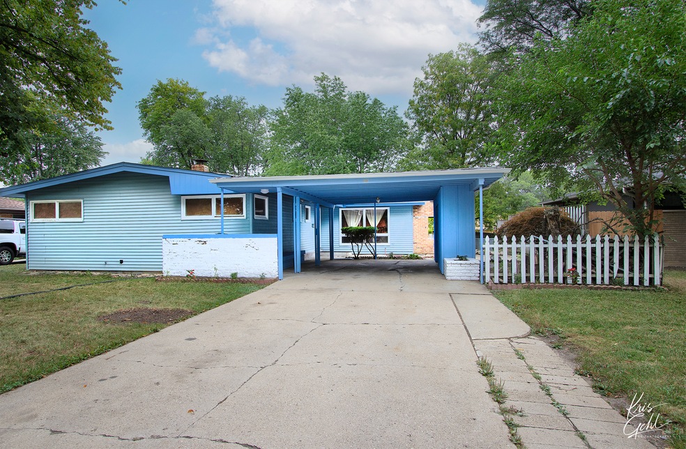 521 Flossmoor Ave, Waukegan, IL 60085 - photo 1