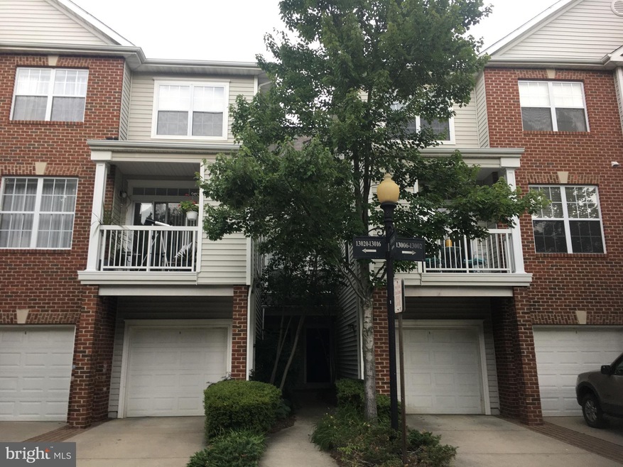 13010 Cabin Creek Rd, Herndon, VA 20171 - photo 1