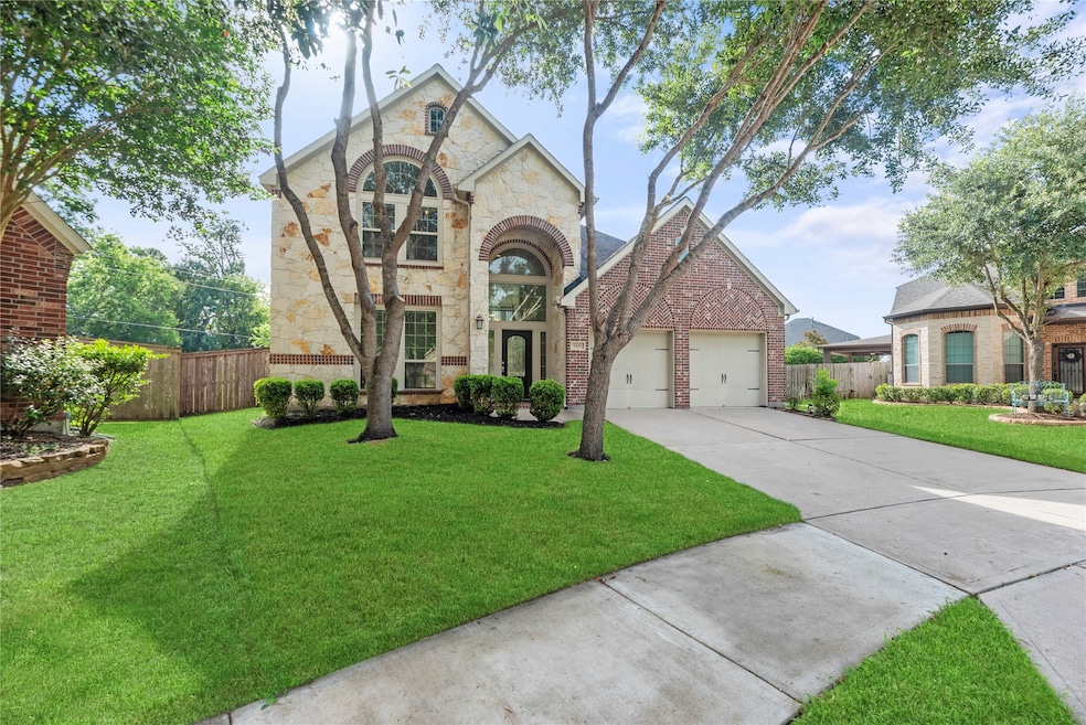 Welcome to 4403 Lodge Vine Court.