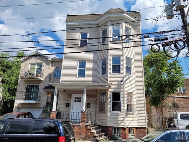 388 S 11th St unit 3, Newark, NJ 07103 - photo 1