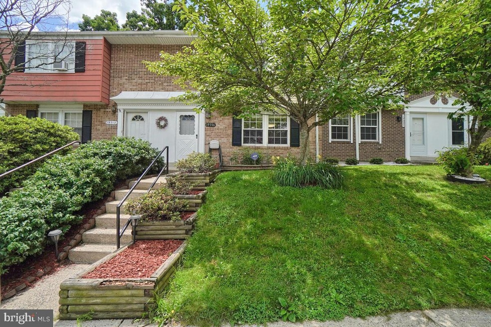 19316 Running Cedar Ct, Germantown, MD 20876 - photo 1