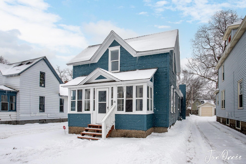 1-web-or-mls-21-e-16th-st