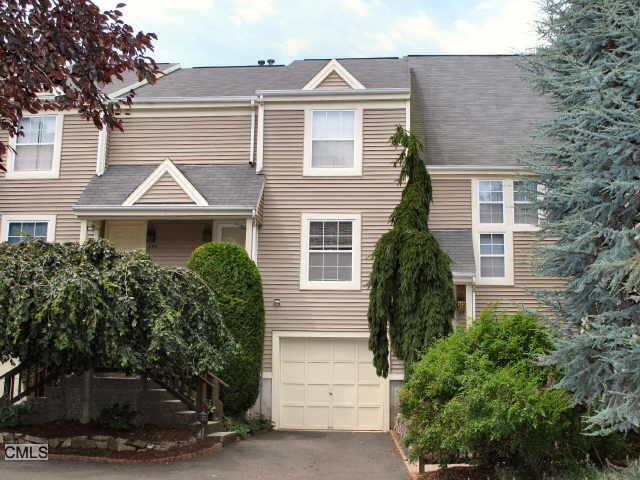 605 Foxboro Dr, Norwalk, CT 06851 - photo 1