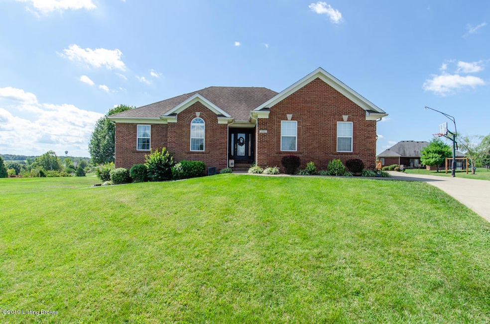 136 Moonglow Ct, Shepherdsville, KY 40165 - photo 1