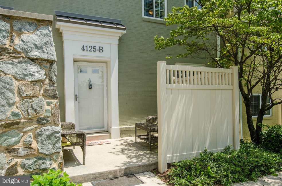 4125 S Four Mile Run Dr unit B, Arlington, VA 22204 - photo 1