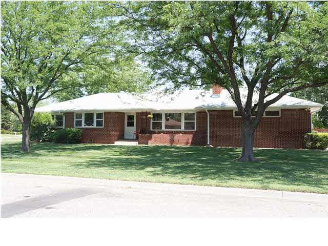 A Full Brick, 3 Bedroom, 2 Bath Home With Great Cu