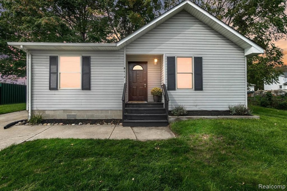 612 Dearborn St-Windowstill Real Estate Photograph