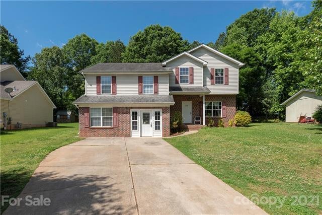 714 Berkshire Dr, Statesville, NC 28677 - photo 1
