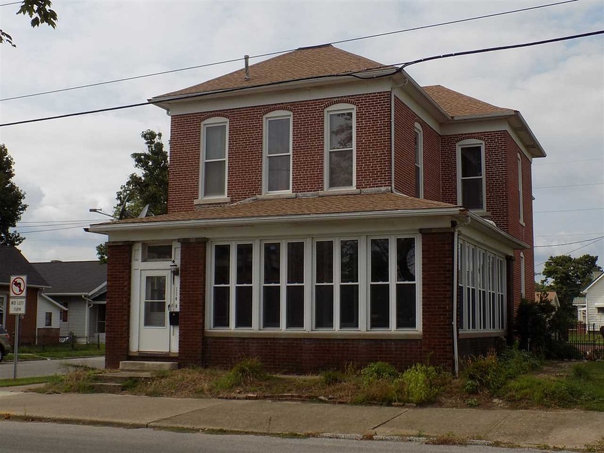 114 W van Trees St, Washington, IN 47501 - photo 1