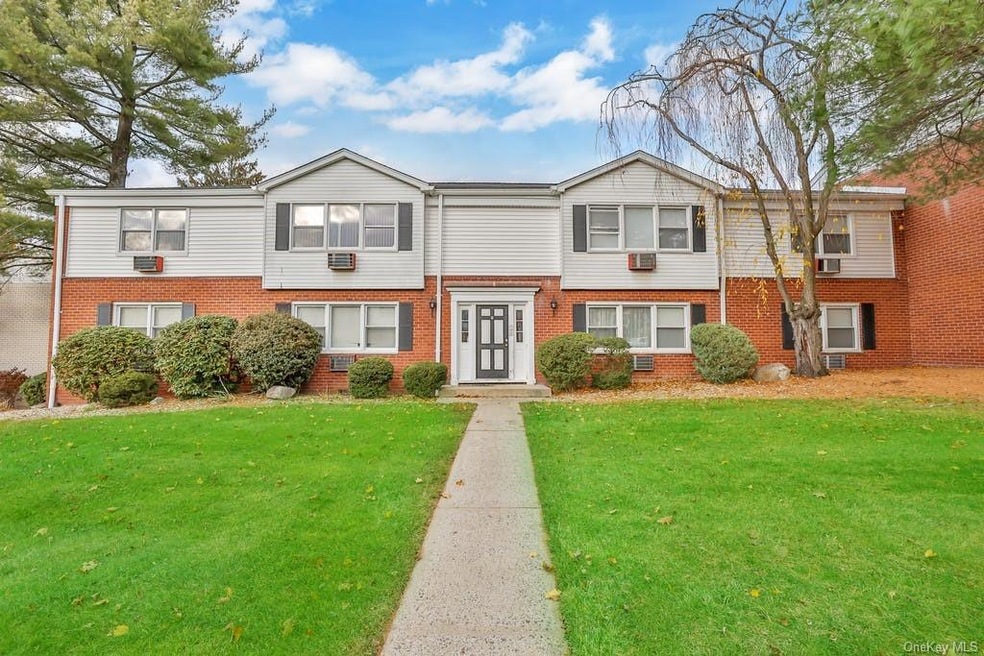 2 Revere Ct unit 2107, Suffern, NY 10901 - photo 1