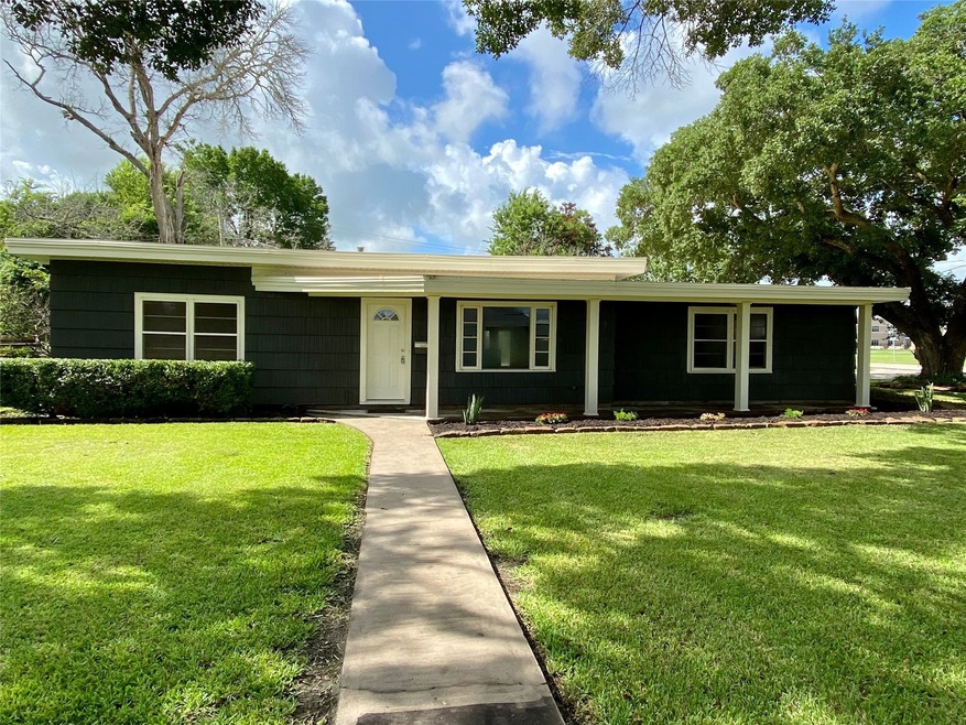 3100 Skelly Rd, Bay City, TX 77414 - photo 1