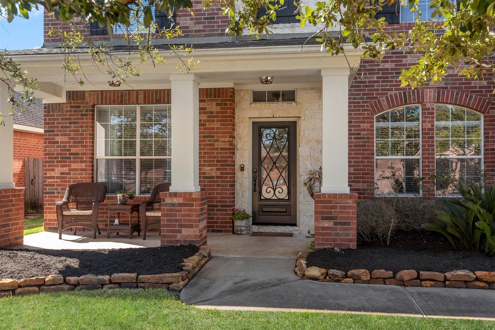 Welcome to 18723 Summercliff Lane in the sought-after neighborhood of Villages of Northpointe.  This well cared for home boasts a pool, hot tub, updated kitchen and amazing back yard.  Let's take a look.