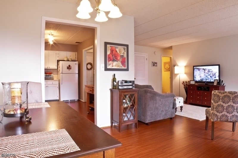 18 Iron Forge Square, Pompton Lakes, NJ 07442 - photo 1