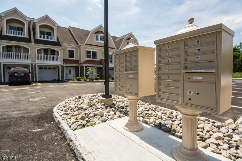 9 Riverbend Ct unit 9, New Providence, NJ 07974 - photo 1