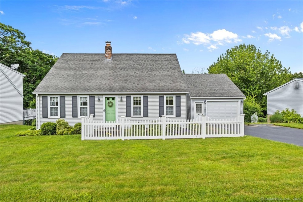 132 Pettit Dr, Meriden, CT 06451 - photo 1