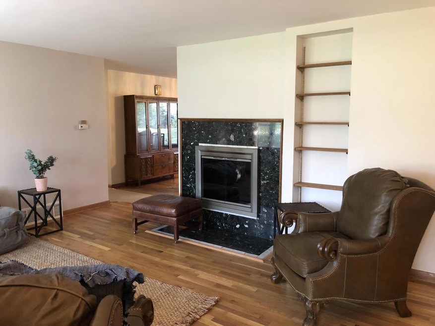 1)_living_room_1_MAIN_PHOTO