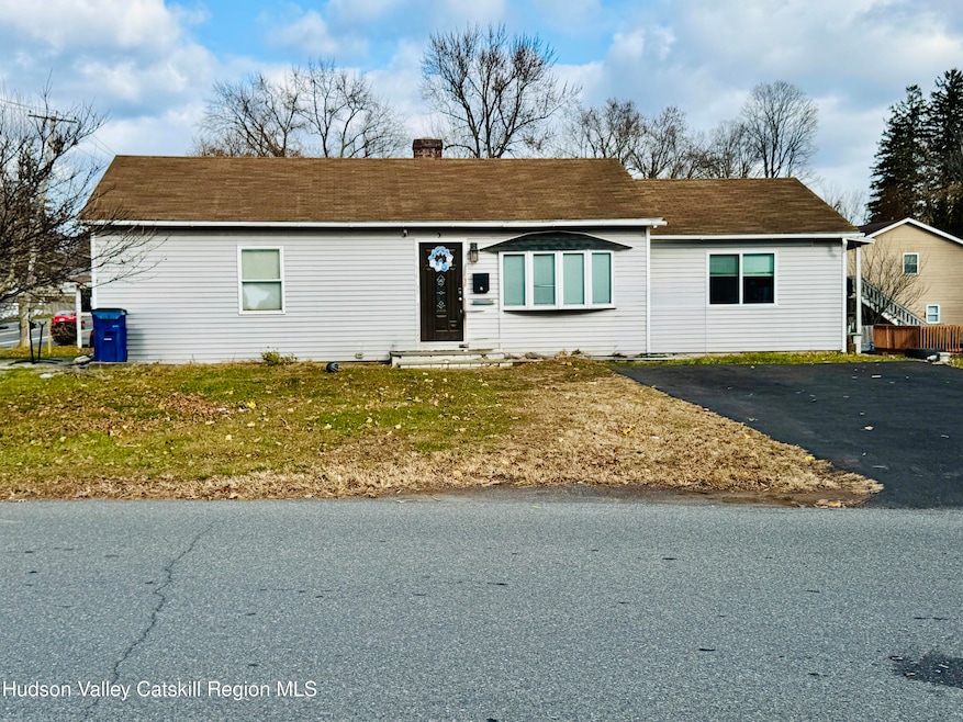 2 Spaulding Ln, Saugerties, NY 12477 - photo 1