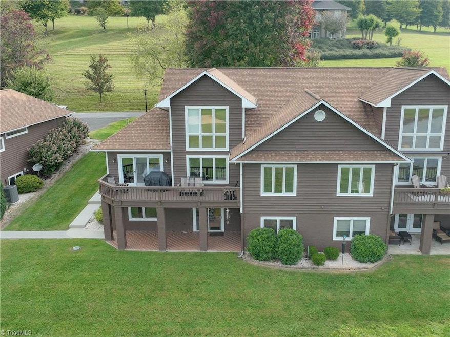 233 Lakeview Place unit D-2, Jefferson, NC 28640 - photo 1