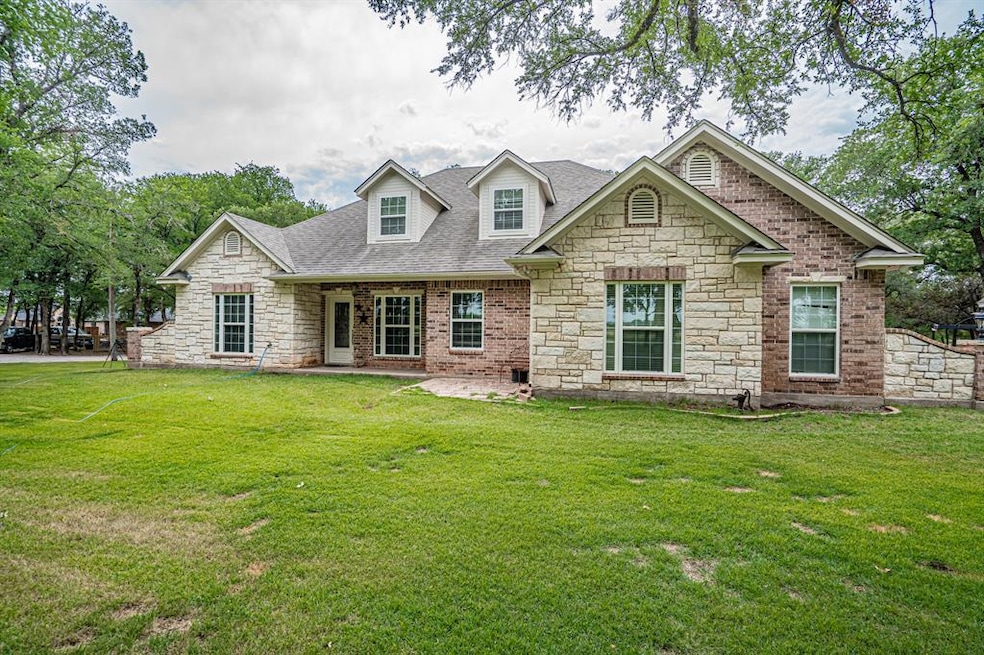 119 Tomlinson Rd, Granbury, TX 76049 - photo 1