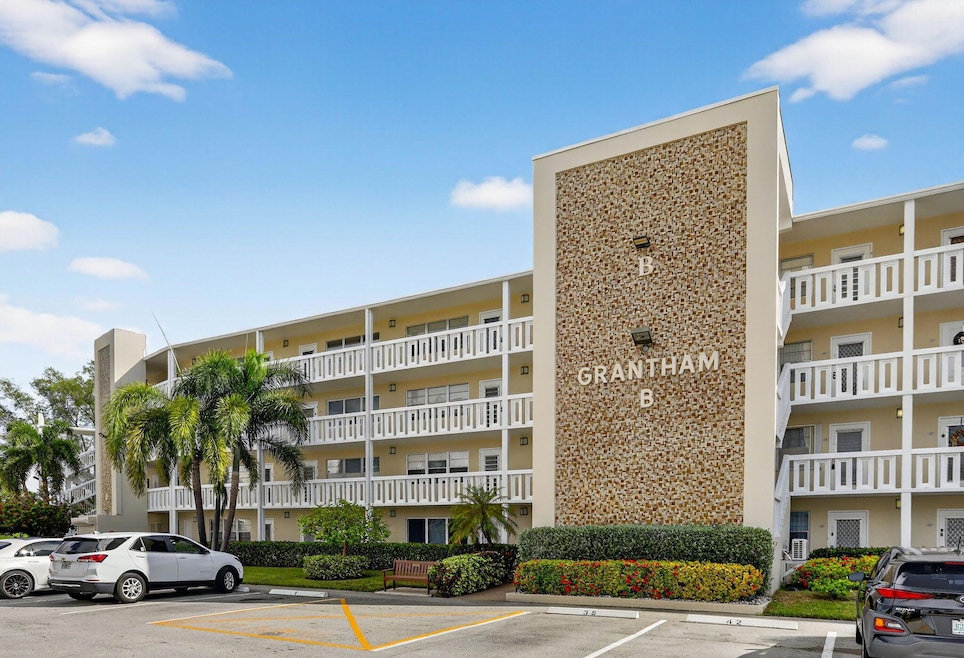 326 Grantham B unit 326, Deerfield Beach, FL 33442 - photo 1