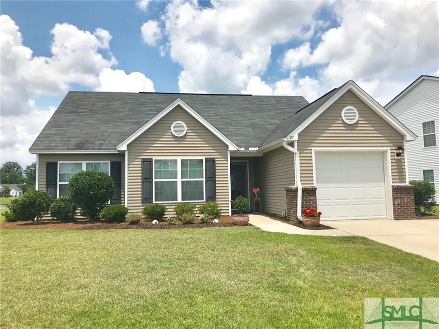 Inviting curb appeal!
