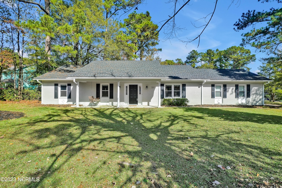 701 Ireland Ct, Jacksonville, NC 28546 - photo 1