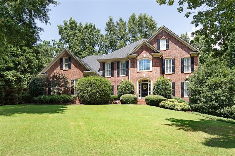 570 Abernathy Oaks Way, Alpharetta, GA 30004 - photo 1