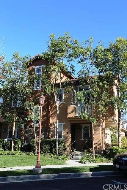 Corner lot location!