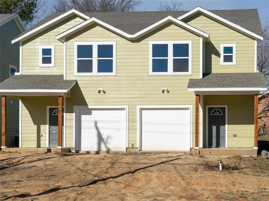 809 W Coffin St unit 809-811, Denison, TX 75020 - photo 1