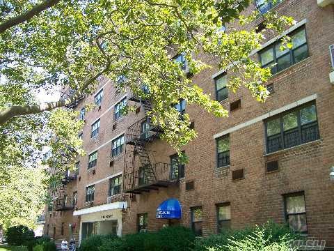 Lindenwood Village Section C unit 3A, Howard Beach, NY 11414 - photo 1