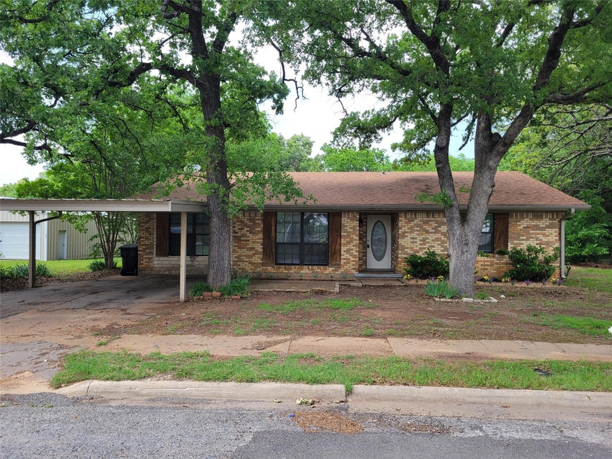 521 Forrest Ln, Denison, TX 75021 - photo 1