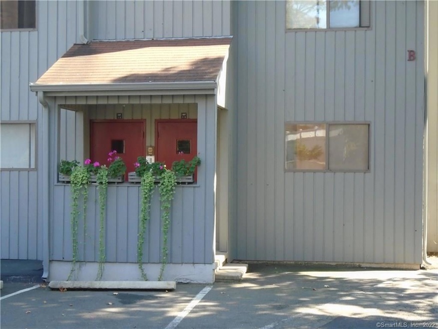 188 Flax Hill Rd unit B1, Norwalk, CT 06854 - photo 1