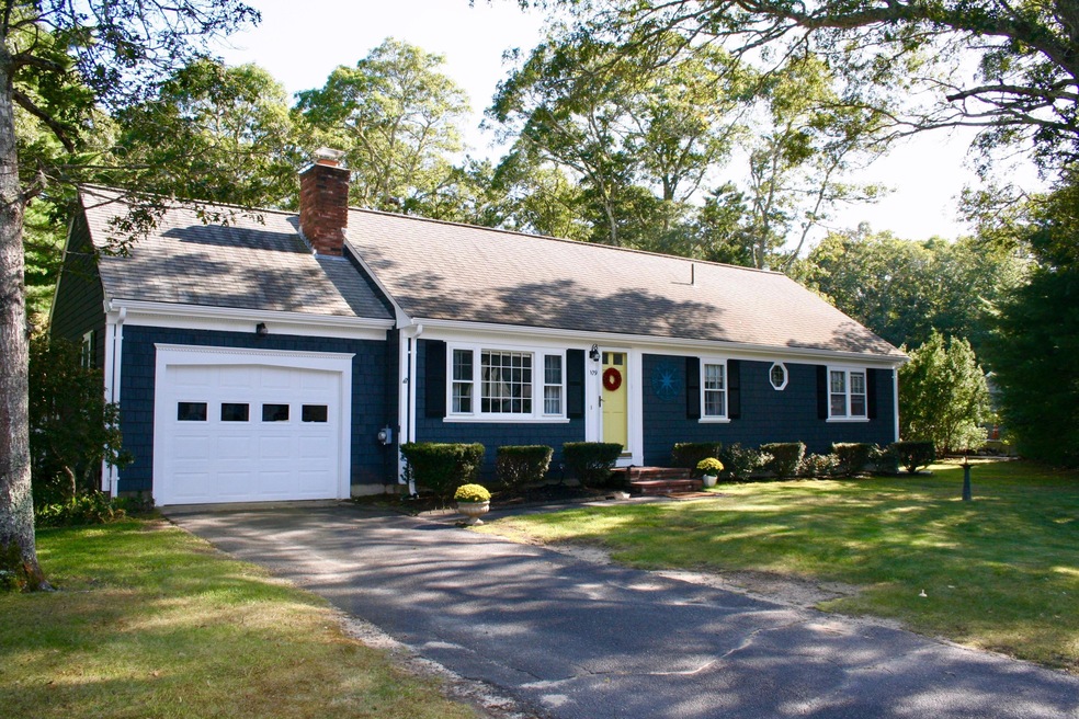 109 Mariner Cir, Cotuit, MA 02635 - photo 1