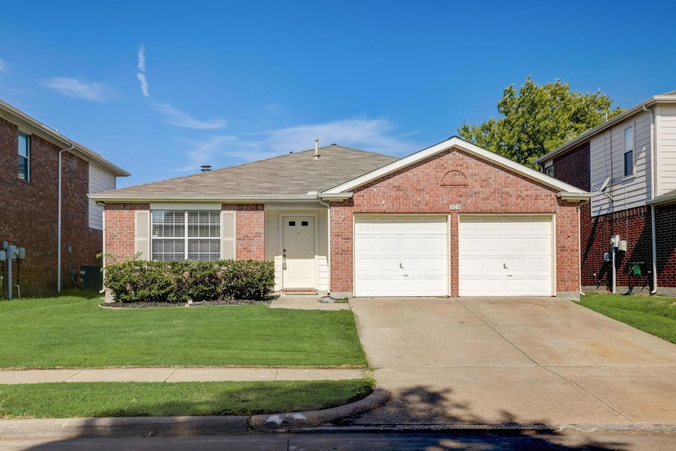 305 Charleston Dr, Wylie, TX 75098 - photo 1