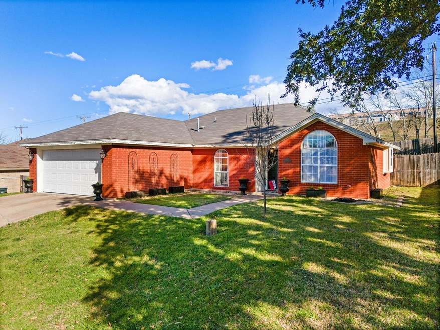 1303 Joe Morse Dr, Copperas Cove, TX 76522 - photo 1