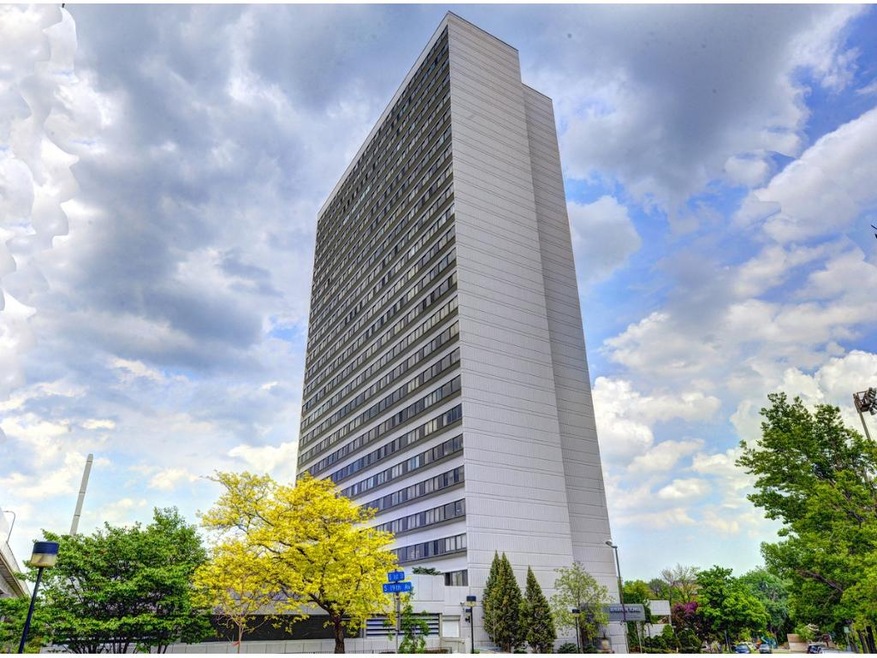 Welcome to Riverview Tower! Rooftop patio & lawn, 