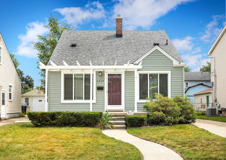 2214 Baxter Ave
