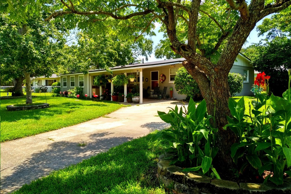 2303 Hugh Edwards Dr, Jacksonville, FL 32210 - photo 1