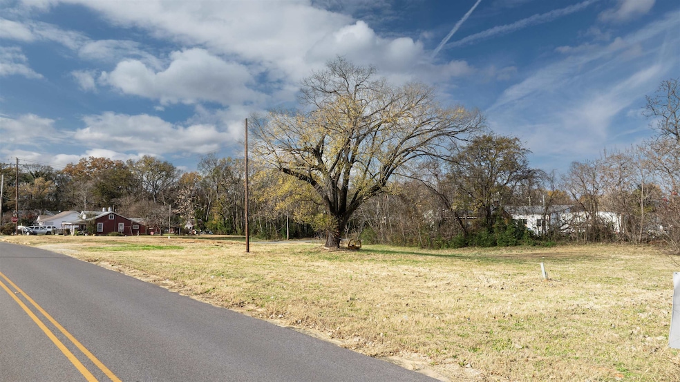 108 S Hook St, Tuscumbia, AL 35674 - photo 1