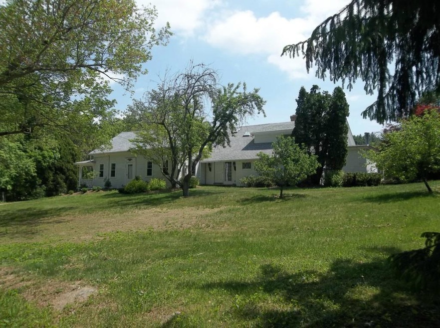 133 Fabyan Woodstock Rd, North Grosvenordale, CT 06255 - photo 1