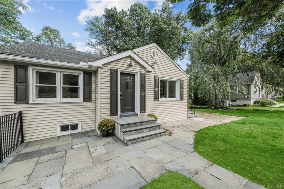 20 Chestnut St, Lake Peekskill, NY 10537 - photo 1