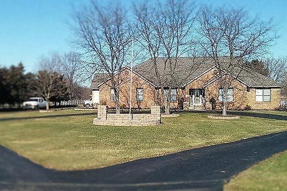 12540522_842224755887894_511821307246115