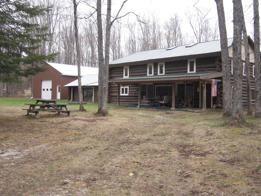 8 bed 3 bath 6 acres