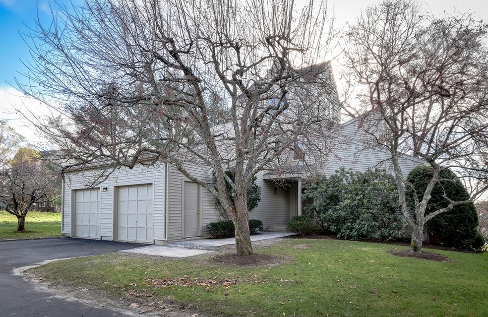 17 Fieldstone Ln, Natick, MA 01760 - photo 1