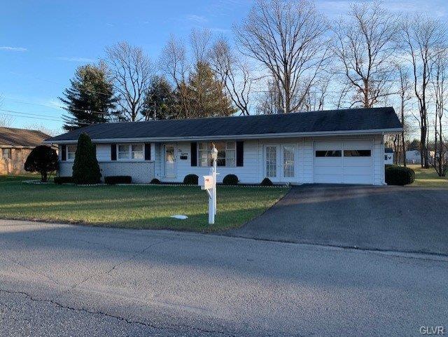 1015 Shadow Oaks Ln, Slatington, PA 18080 - photo 1