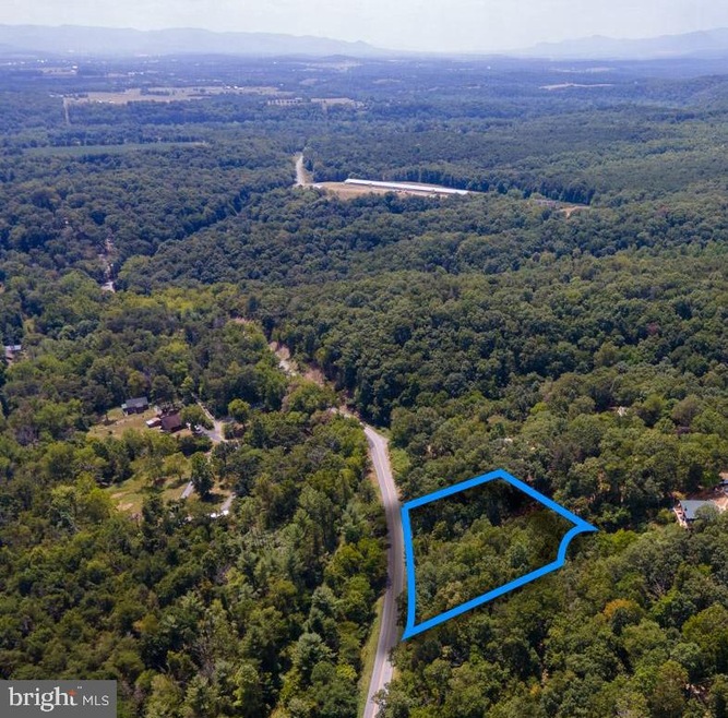 103 Hunters Cir, Luray, VA 22835 - photo 1