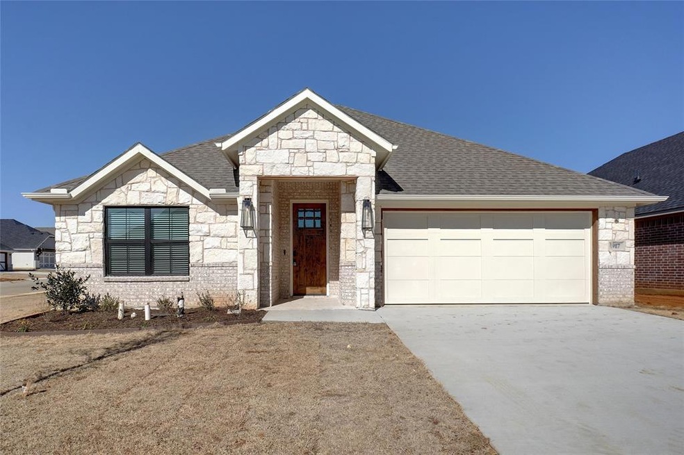 917 Tesslynn Ave, Godley, TX 76044 - photo 1