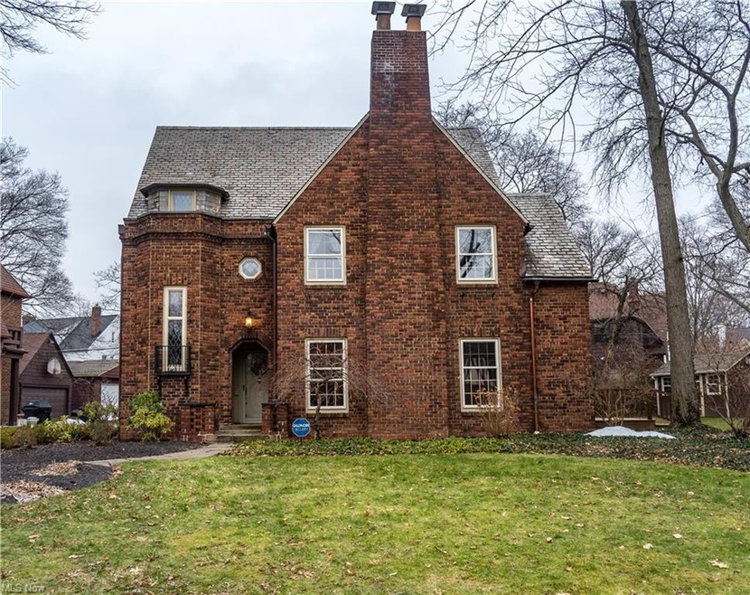 Welcome to 3351 Daleford Road in the Fernway area 